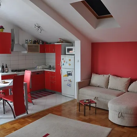 With A Parking Space - 12514 Apartmán